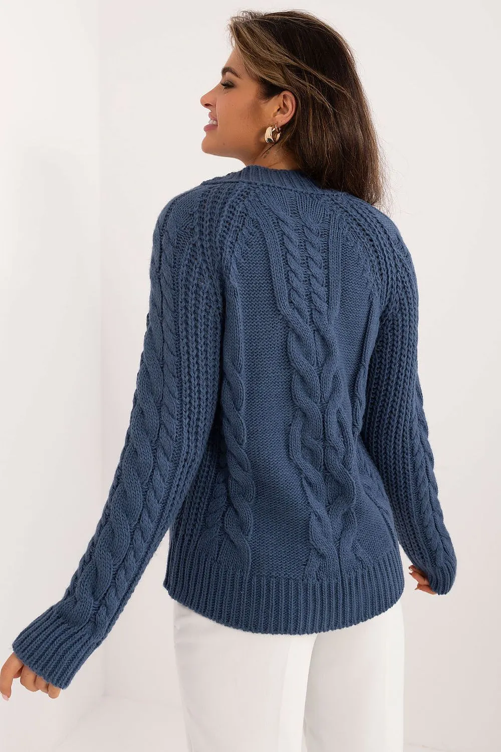 CLASSIC CUT OUT SWEATER